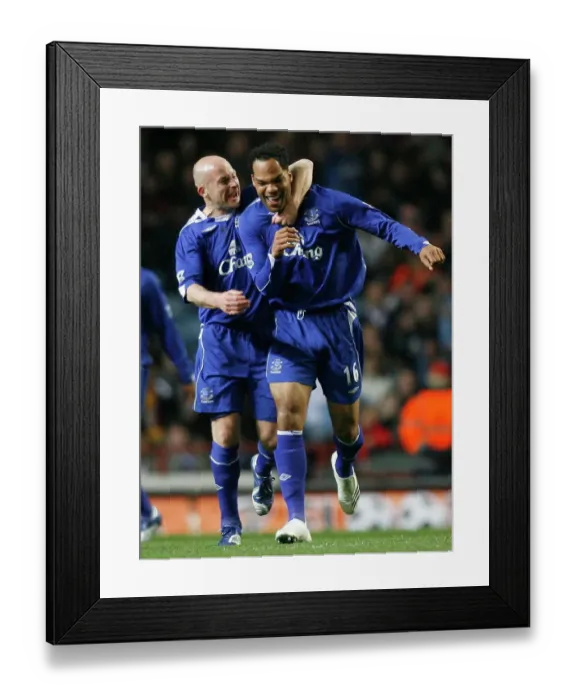 Framed Print : Evertons Joleon Lescott celebrates scoring against Aston Villa with teammate Lee Carsley during Framed Print : Evertons Joleon Lescott celebrates scoring against Aston Villa with teammate Lee Carsley during