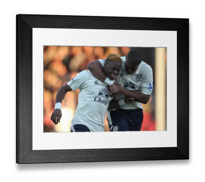 Framed Print : Everton's Louis Saha and Sylvain Distin: Celebrating the First Goal Against Scunthorpe United in FA Cup Third Round (January 2011) Framed Print : Everton's Louis Saha and Sylvain Distin: Celebrating the First Goal Against Scunthorpe United in FA Cup Third Round (January 2011)