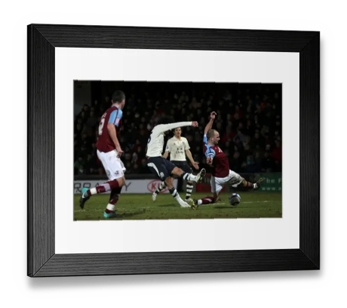 Framed Print : Marouane Fellaini's Fourth Goal: Everton's Emphatic Victory Over Scunthorpe United in FA Cup Third Round (08 January 2011) Framed Print : Marouane Fellaini's Fourth Goal: Everton's Emphatic Victory Over Scunthorpe United in FA Cup Third Round (08 January 2011)