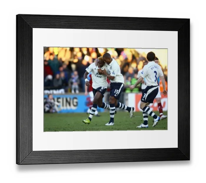 Framed Print : Everton's Louis Saha: Celebrating His FA Cup Third Round Goal Against Scunthorpe United (January 2011) Framed Print : Everton's Louis Saha: Celebrating His FA Cup Third Round Goal Against Scunthorpe United (January 2011)