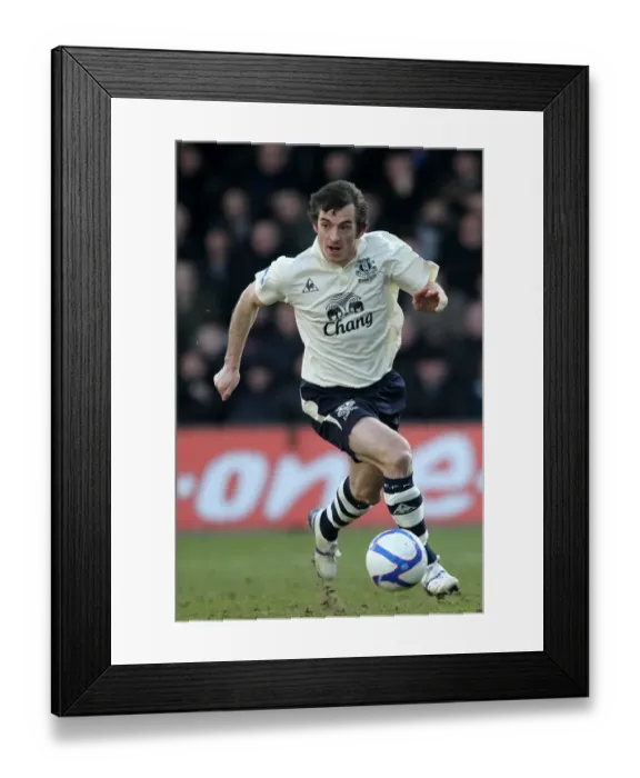 Framed Print : Leighton Baines in FA Cup Action at Scunthorpe United's Glanford Park (08.01.2011) Framed Print : Leighton Baines in FA Cup Action at Scunthorpe United's Glanford Park (08.01.2011)
