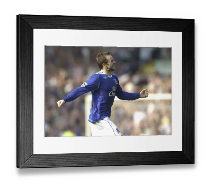 Framed Print : Everton v Charlton Athletic James McFadden celebrates his goal for 2-1 Framed Print : Everton v Charlton Athletic James McFadden celebrates his goal for 2-1