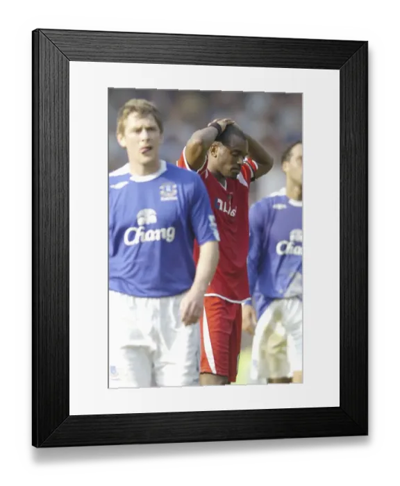 Framed Print : Everton v Charlton Athletic Darren Bent at the end dejected Framed Print : Everton v Charlton Athletic Darren Bent at the end dejected