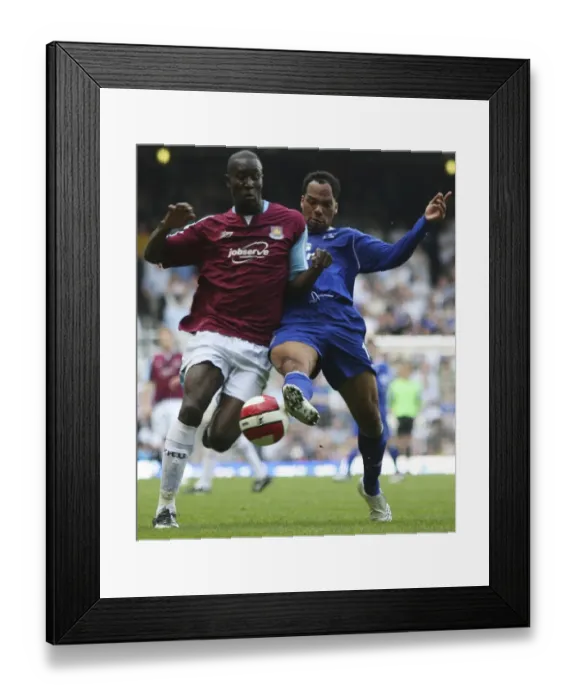 Framed Print : West Ham United v Everton Carlton Cole with Joleon Lescott Framed Print : West Ham United v Everton Carlton Cole with Joleon Lescott