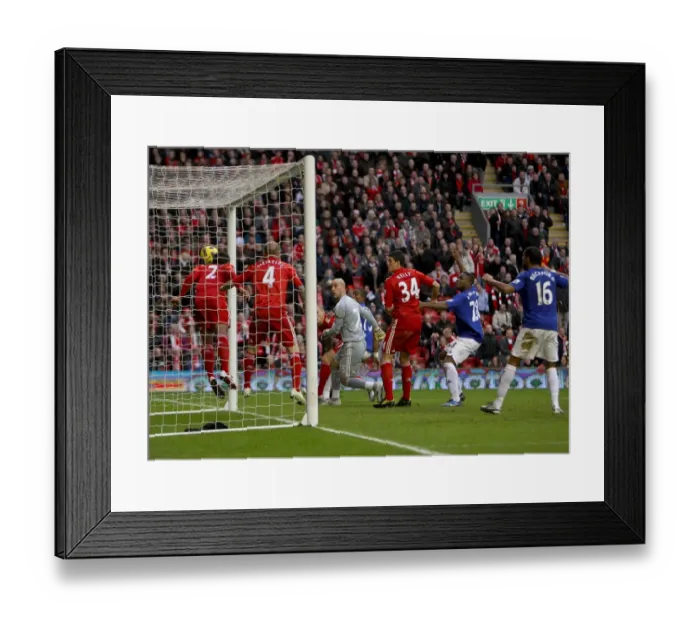 Framed Print : Reina's Disappointment: Distin Scores the Dramatic Equalizer for Everton in Liverpool Rivalry (16 January 2011) Framed Print : Reina's Disappointment: Distin Scores the Dramatic Equalizer for Everton in Liverpool Rivalry (16 January 2011)