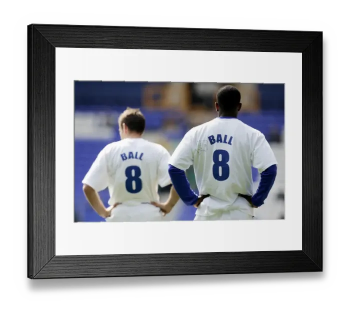 Framed Print : Everton v Manchester United: A Tribute to Alan Ball - Warm-Up at Goodison Park (April 28, 2007) - Players Honor Legendary Evertonian in Pre-Match Drills