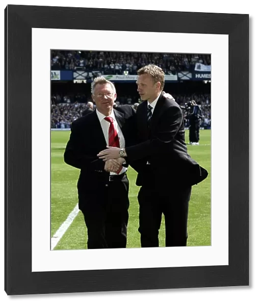 Everton v Manchester United Sir Alex Ferguson and David Moyes shake hands before the match