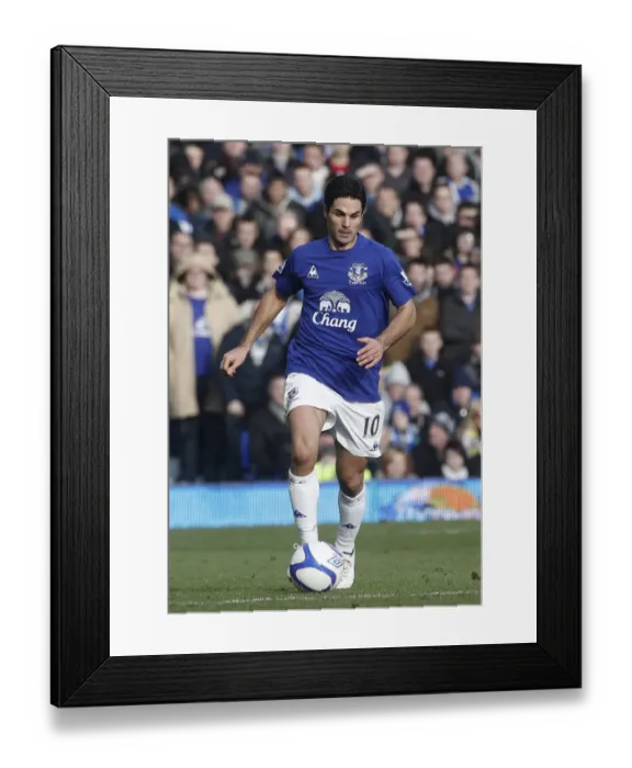 Framed Print : Mikel Arteta Leads Everton at Goodison Park: Everton vs Chelsea, FA Cup Fourth Round (29 January 2011) Framed Print : Mikel Arteta Leads Everton at Goodison Park: Everton vs Chelsea, FA Cup Fourth Round (29 January 2011)