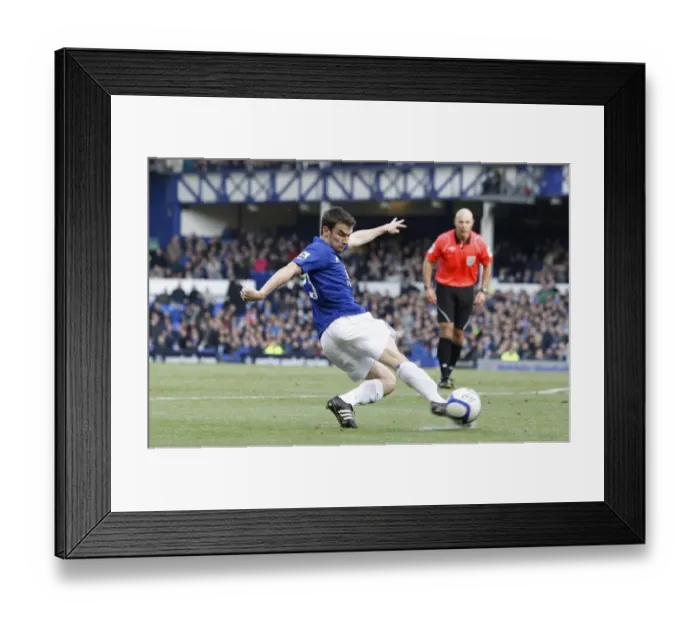 Framed Print : Seamus Coleman in Action: Everton vs. Chelsea - FA Cup Fourth Round at Goodison Park (2011) Framed Print : Seamus Coleman in Action: Everton vs. Chelsea - FA Cup Fourth Round at Goodison Park (2011)