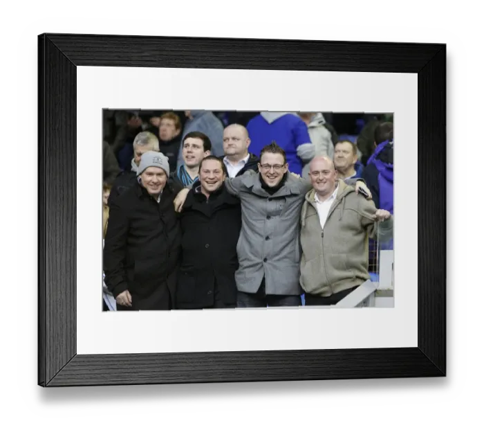 Framed Print : Barclays Premier League - Everton v Blackpool - Goodison Park Framed Print : Barclays Premier League - Everton v Blackpool - Goodison Park
