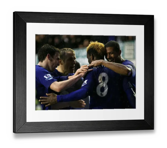Framed Print : Everton's Louis Saha: Five-Goal Blitz Against Blackpool (05 February 2011) Framed Print : Everton's Louis Saha: Five-Goal Blitz Against Blackpool (05 February 2011)