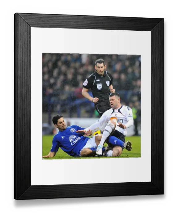 Framed Print : Intense Battle for Ball Possession: Mikel Arteta vs. Paul Robinson, Everton vs. Bolton Wanderers (Barclays Premier League, 13 February 2011, Reebok Stadium) Framed Print : Intense Battle for Ball Possession: Mikel Arteta vs. Paul Robinson, Everton vs. Bolton Wanderers (Barclays Premier League, 13 February 2011, Reebok Stadium)