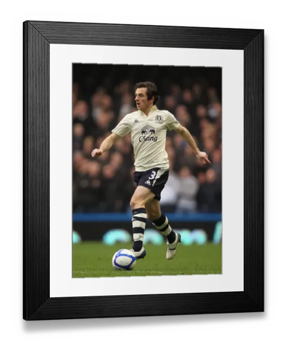 Framed Print : Leighton Baines: FA Cup Battle at Stamford Bridge (19 February 2011) vs. Chelsea Framed Print : Leighton Baines: FA Cup Battle at Stamford Bridge (19 February 2011) vs. Chelsea