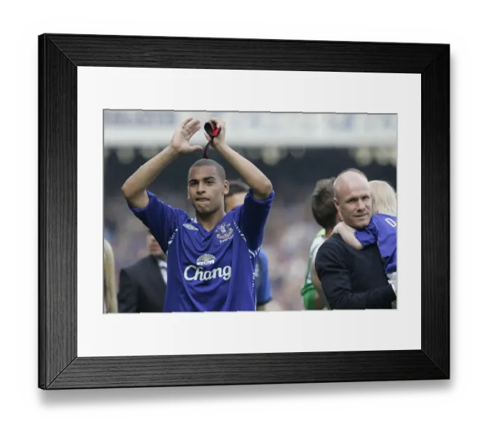 Framed Print : Everton Champions: Triumphant Moment on the Pitch - Everton v Portsmouth FA Barclays Premiership (May 5, 2007) Lap of Honor at Goodison Park Framed Print : Everton Champions: Triumphant Moment on the Pitch - Everton v Portsmouth FA Barclays Premiership (May 5, 2007) Lap of Honor at Goodison Park