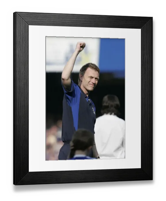 Framed Print : David Moyes Everton Celebrate FA Premiership Victory Over Portsmouth (5 / 5 / 07)
