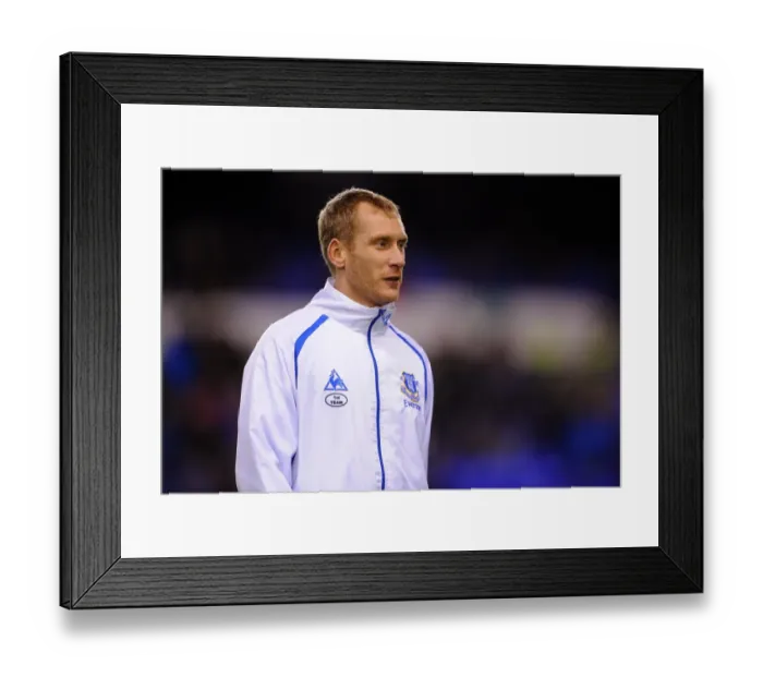 Framed Print : Tony Hibbert's Unyielding Spirit: Everton's Defender in Determined Fifth Round FA Cup Battle vs. Reading at Goodison Park (01 March 2011) Framed Print : Tony Hibbert's Unyielding Spirit: Everton's Defender in Determined Fifth Round FA Cup Battle vs. Reading at Goodison Park (01 March 2011)