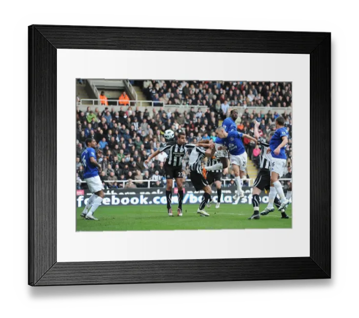 Framed Print : Osman's Striking Moment: Everton vs. Newcastle United, Barclays Premier League (05 March 2011) Framed Print : Osman's Striking Moment: Everton vs. Newcastle United, Barclays Premier League (05 March 2011)