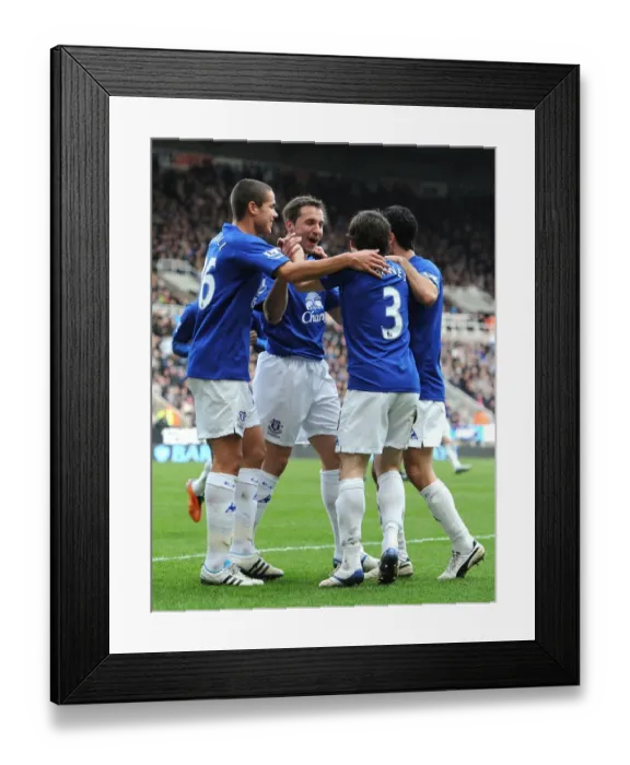 Framed Print : Everton's Jagielka Scores and Celebrates with Team against Newcastle United (05.03.2011, Barclays Premier League) Framed Print : Everton's Jagielka Scores and Celebrates with Team against Newcastle United (05.03.2011, Barclays Premier League)