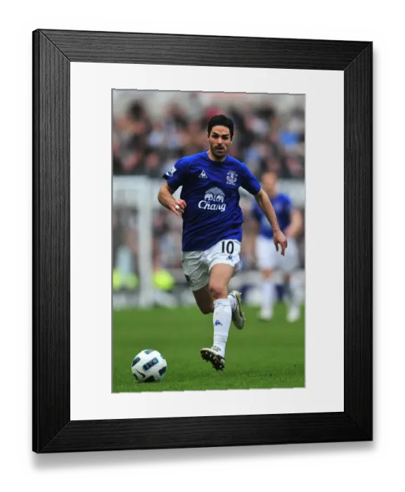 Framed Print : Mikel Arteta Leads Everton in Premier League Clash at St. James Park (5 March 2011) Framed Print : Mikel Arteta Leads Everton in Premier League Clash at St. James Park (5 March 2011)