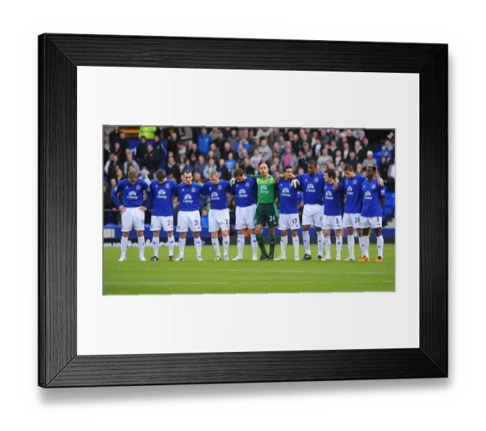 Framed Print : Barclays Premier League - Everton v Fulham - Goodison Park Framed Print : Barclays Premier League - Everton v Fulham - Goodison Park