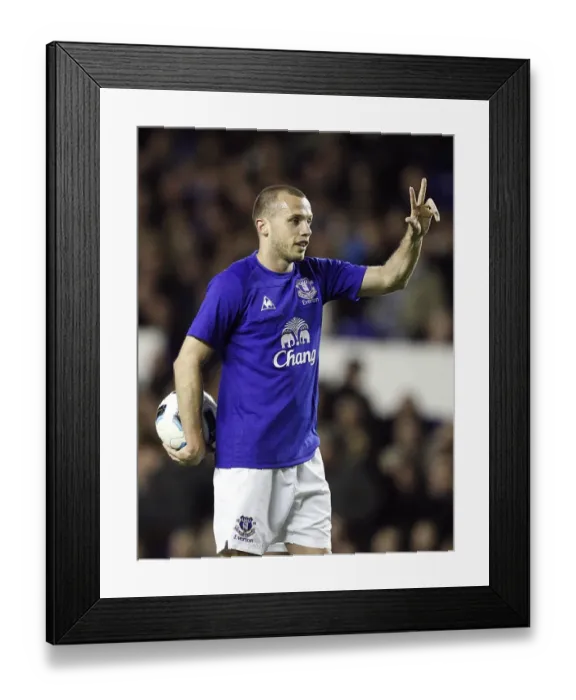 Framed Print : Johnny Heitinga in Action: Everton vs. Fulham, Barclays Premier League (19 March 2011), Goodison Park Framed Print : Johnny Heitinga in Action: Everton vs. Fulham, Barclays Premier League (19 March 2011), Goodison Park
