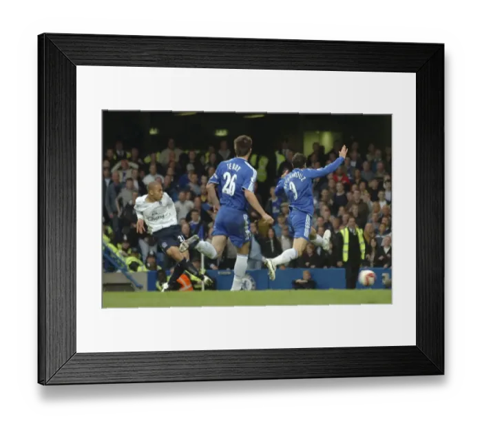 Framed Print : Chelsea v Everton - James Vaughan scores the first goal for Everton