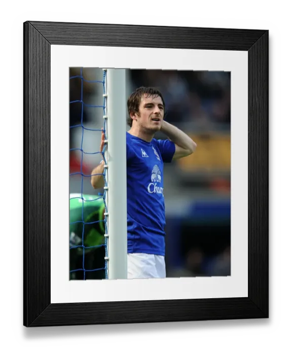 Framed Print : Leighton Baines in Action: Everton vs Aston Villa, Barclays Premier League (04 April 2011) Framed Print : Leighton Baines in Action: Everton vs Aston Villa, Barclays Premier League (04 April 2011)