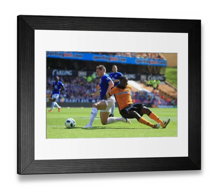 Framed Print : Intense Battle: Jagielka vs Ebanks-Blake - Barclays Premier League Showdown (09 April 2011) Framed Print : Intense Battle: Jagielka vs Ebanks-Blake - Barclays Premier League Showdown (09 April 2011)