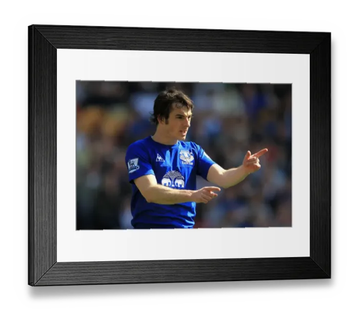 Framed Print : Leighton Baines in Action: Everton vs. Wolverhampton Wanderers, Barclays Premier League (April 2011) Framed Print : Leighton Baines in Action: Everton vs. Wolverhampton Wanderers, Barclays Premier League (April 2011)