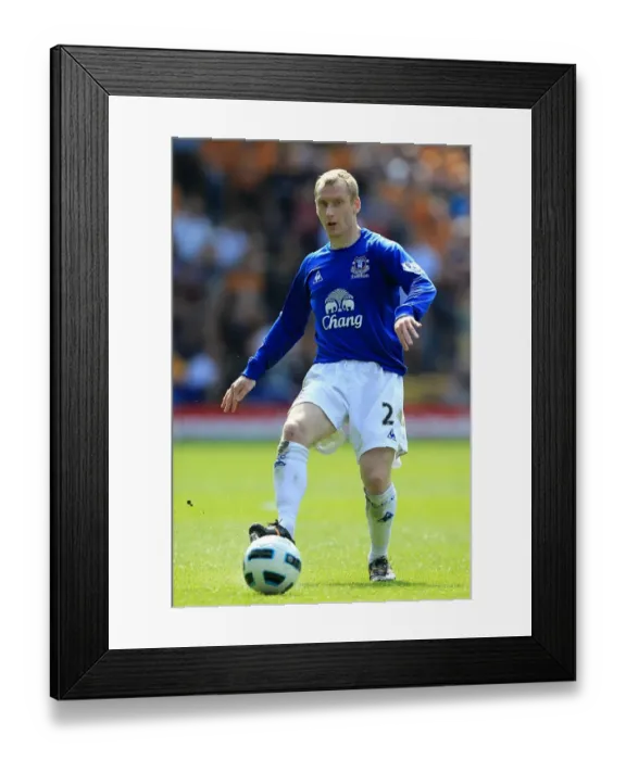 Framed Print : Tony Hibbert in Action: Everton vs. Wolverhampton Wanderers, Barclays Premier League (09 April 2011) Framed Print : Tony Hibbert in Action: Everton vs. Wolverhampton Wanderers, Barclays Premier League (09 April 2011)
