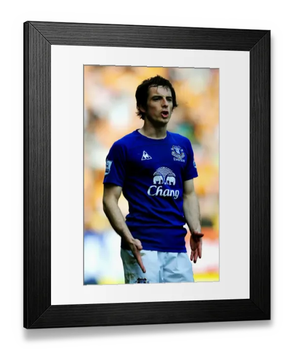 Framed Print : Leighton Baines in Action: Everton vs. Wolverhampton, April 2011 Framed Print : Leighton Baines in Action: Everton vs. Wolverhampton, April 2011
