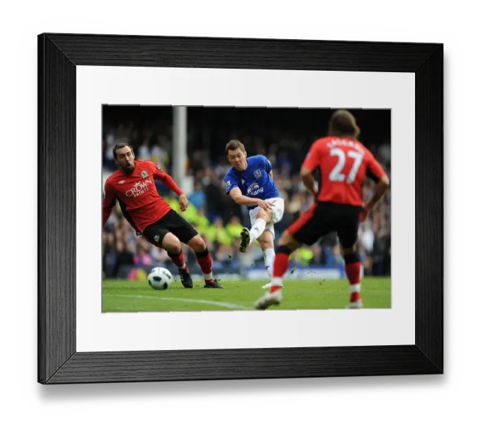 Framed Print : Everton's Bilyaletdinov Goes for Glory: Everton FC vs Blackburn Rovers, Barclays Premier League (16 April 2011, Goodison Park) Framed Print : Everton's Bilyaletdinov Goes for Glory: Everton FC vs Blackburn Rovers, Barclays Premier League (16 April 2011, Goodison Park)