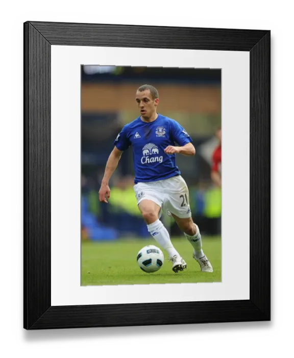 Framed Print : Everton's Leon Osman in Action: Premier League Clash Against Blackburn Rovers (16 April 2011, Goodison Park) Framed Print : Everton's Leon Osman in Action: Premier League Clash Against Blackburn Rovers (16 April 2011, Goodison Park)
