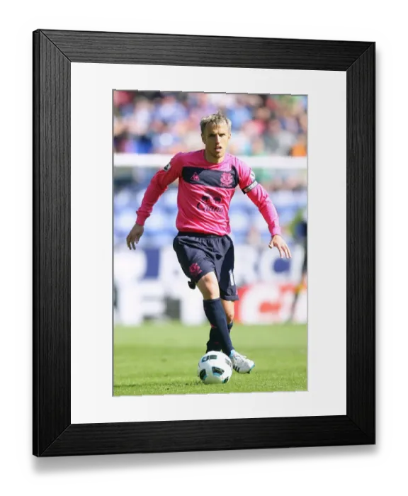 Framed Print : Phil Neville in Action: Everton vs. Wigan Athletic, Barclays Premier League (30 April 2011) Framed Print : Phil Neville in Action: Everton vs. Wigan Athletic, Barclays Premier League (30 April 2011)