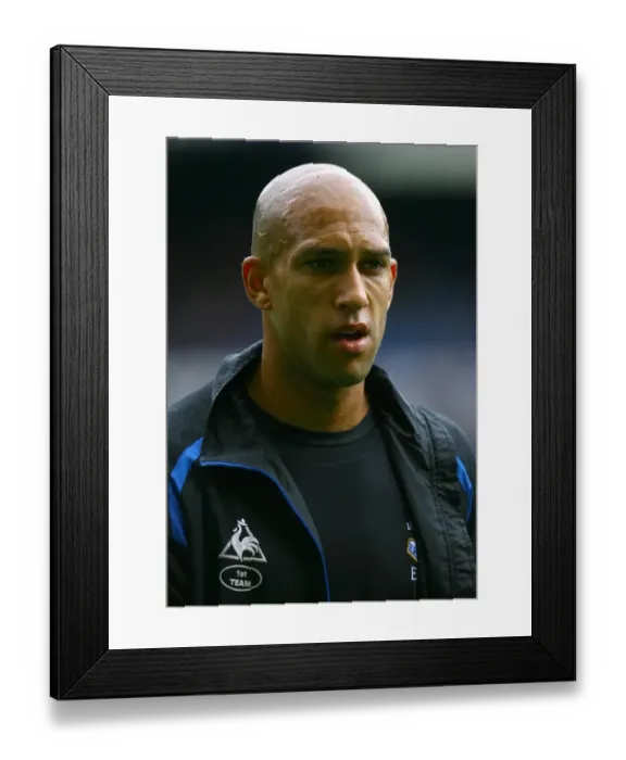 Framed Print : Tim Howard and Everton Prepare for Manchester City Showdown at Goodison Park (07 May 2011) Framed Print : Tim Howard and Everton Prepare for Manchester City Showdown at Goodison Park (07 May 2011)
