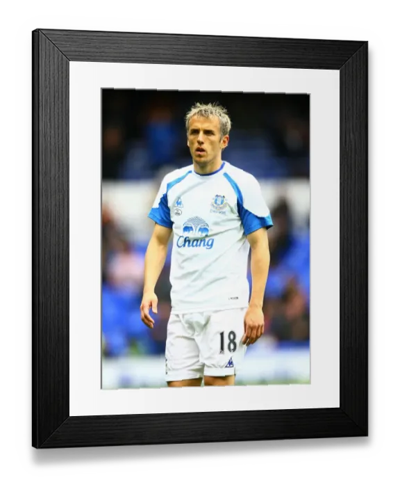 Framed Print : Everton vs Manchester City Showdown: Phil Neville at Goodison Park (Barclays Premier League, 07 May 2011) Framed Print : Everton vs Manchester City Showdown: Phil Neville at Goodison Park (Barclays Premier League, 07 May 2011)