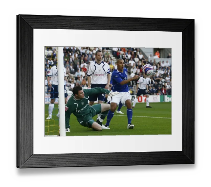 Framed Print : Everton's James Vaughan Faces Off Against Preston North End's Andy Lonergan - Pre-Season Friendly (2007) Framed Print : Everton's James Vaughan Faces Off Against Preston North End's Andy Lonergan - Pre-Season Friendly (2007)