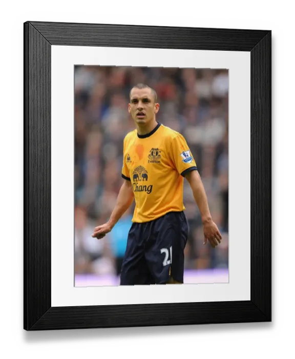 Framed Print : Leon Osman in Action: Everton vs. West Bromwich Albion, Barclays Premier League (May 2011) Framed Print : Leon Osman in Action: Everton vs. West Bromwich Albion, Barclays Premier League (May 2011)