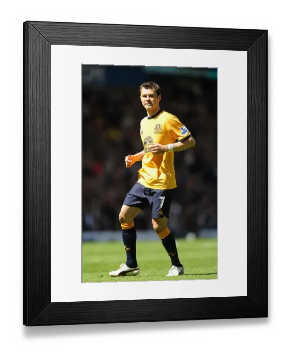 Framed Print : May 2011: Diniyar Bilyaletdinov of Everton Clashes with West Bromwich Albion in the Premier League Framed Print : May 2011: Diniyar Bilyaletdinov of Everton Clashes with West Bromwich Albion in the Premier League