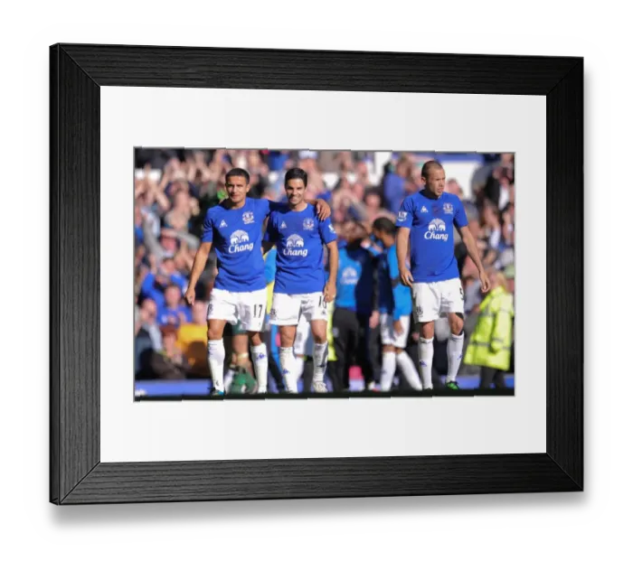 Framed Print : Barclays Premier League - Everton v Chelsea - Goodison Park Framed Print : Barclays Premier League - Everton v Chelsea - Goodison Park