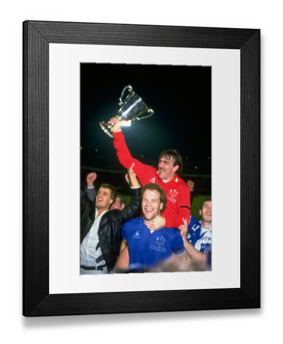 Framed Print : Everton's European Triumph: Gray and Southall Celebrate 1985 Cup Win Against Rapid Vienna Framed Print : Everton's European Triumph: Gray and Southall Celebrate 1985 Cup Win Against Rapid Vienna