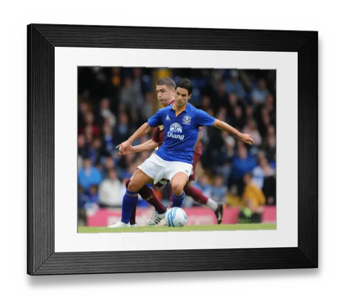 Framed Print : Mikel Arteta vs. Ryan Lowe: Everton's Pre-Season Battle at Bury's Gigg Lane (15 July 2011) Framed Print : Mikel Arteta vs. Ryan Lowe: Everton's Pre-Season Battle at Bury's Gigg Lane (15 July 2011)