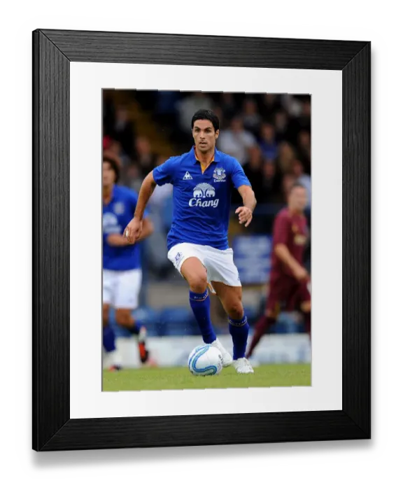 Framed Print : Mikel Arteta Leads Everton in Pre-Season Clash against Bury at Gigg Lane (2011) Framed Print : Mikel Arteta Leads Everton in Pre-Season Clash against Bury at Gigg Lane (2011)