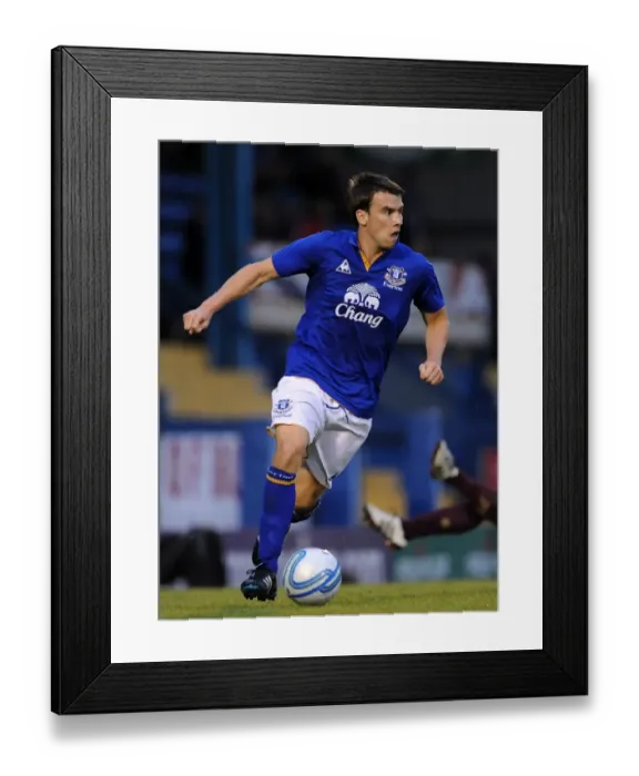 Framed Print : Seamus Coleman in Action: Everton's Thrilling Pre-Season Debut at Bury (15 July 2011) Framed Print : Seamus Coleman in Action: Everton's Thrilling Pre-Season Debut at Bury (15 July 2011)