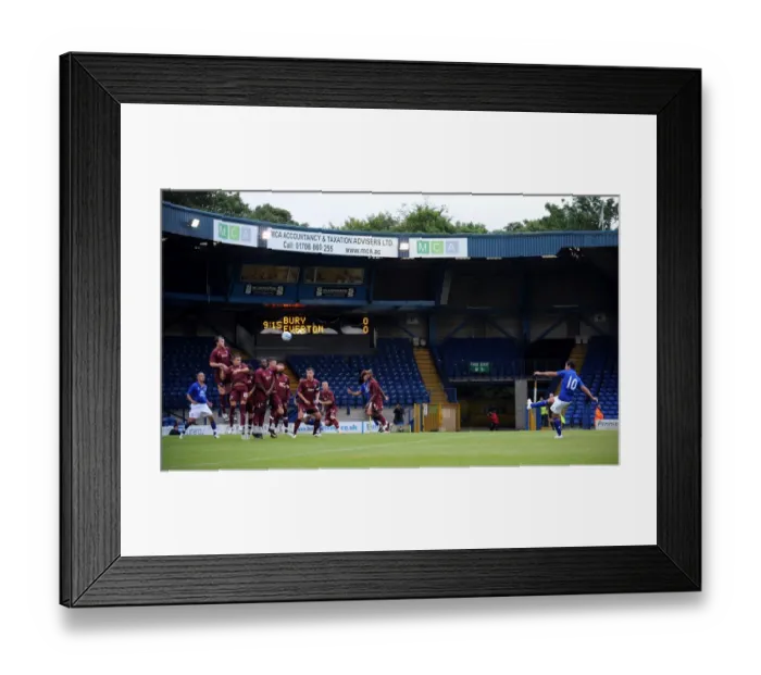 Framed Print : Mikel Arteta Taking Free-Kick: Everton's Pre-Season Showdown at Bury's Gigg Lane (July 15, 2011) Framed Print : Mikel Arteta Taking Free-Kick: Everton's Pre-Season Showdown at Bury's Gigg Lane (July 15, 2011)