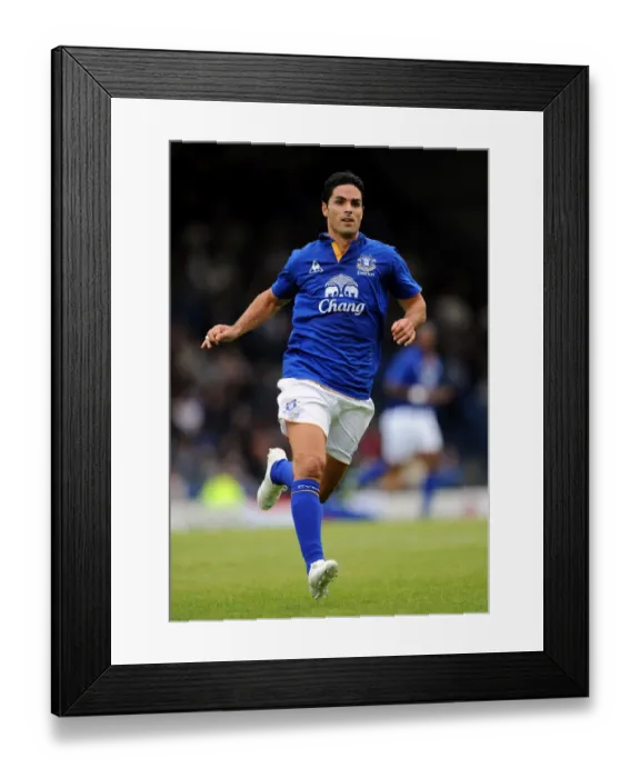 Framed Print : Mikel Arteta Leads Everton in Pre-Season Match Against Bury (15 July 2011) Framed Print : Mikel Arteta Leads Everton in Pre-Season Match Against Bury (15 July 2011)