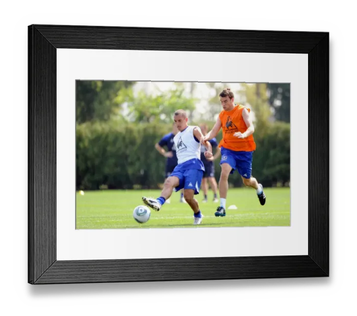 Framed Print : Everton FC: Unyielding Preparation - Training in Philadelphia, July 2011 Framed Print : Everton FC: Unyielding Preparation - Training in Philadelphia, July 2011