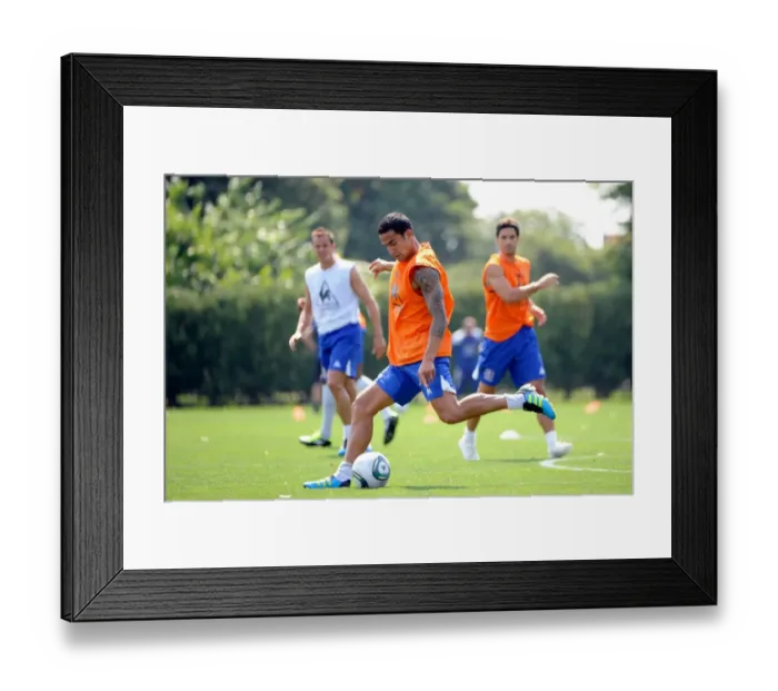 Framed Print : Everton FC: Unyielding Determination - Intense Training in Philadelphia, July 2011 Framed Print : Everton FC: Unyielding Determination - Intense Training in Philadelphia, July 2011