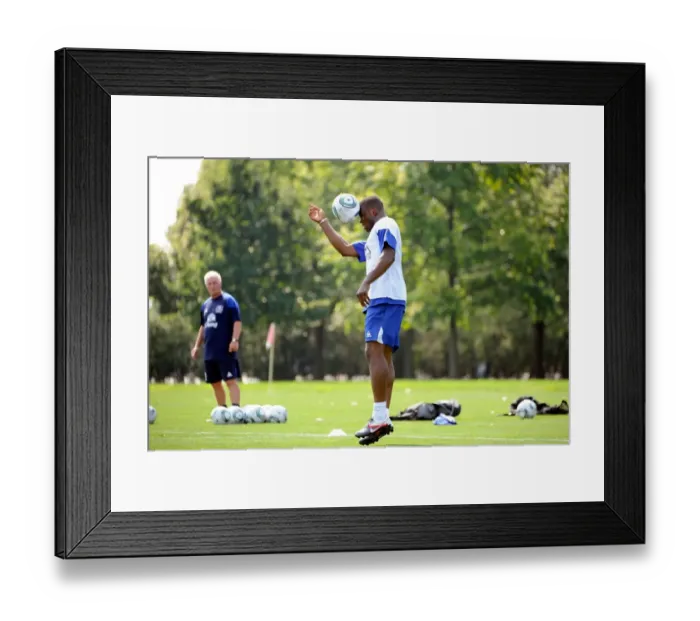 Framed Print : Everton FC: Intense Training Session in Philadelphia, July 2011 Framed Print : Everton FC: Intense Training Session in Philadelphia, July 2011