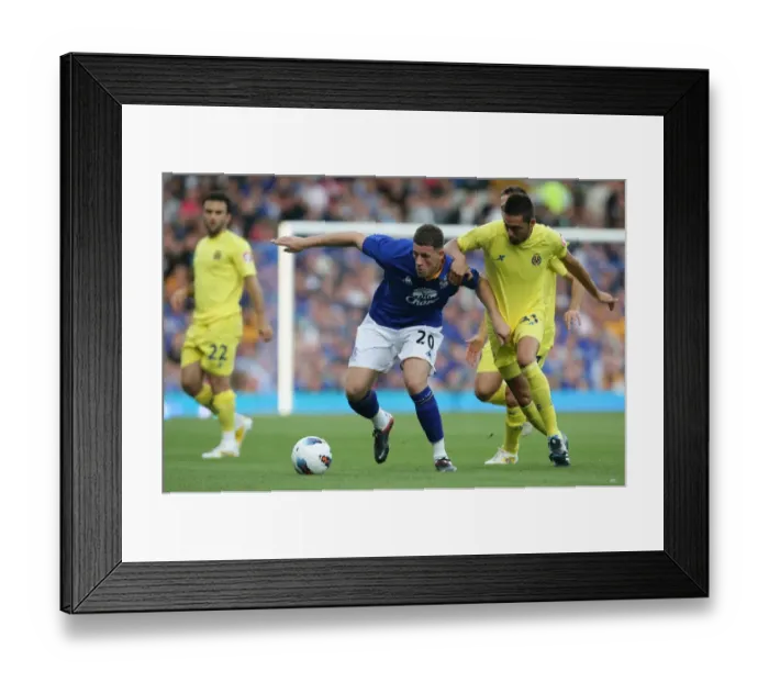 Framed Print : Thrilling Pre-Season Escape: Ross Barkley Evades Bruno at Everton's Goodison Park (August 2011)
